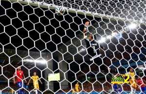 Chile v Australia: Group B - 2014 FIFA World Cup Brazil