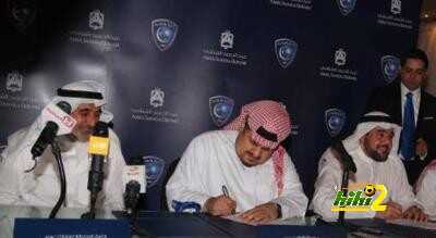 القرشي يرعى الهلال