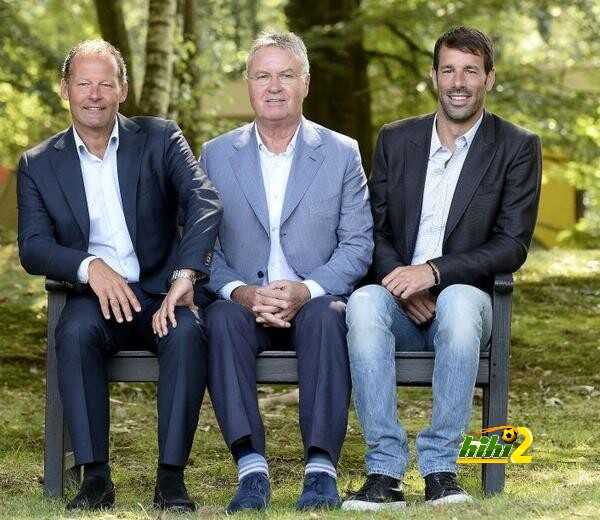 هل يصبح فانيستلروي مدربا لمنتخب هولندا ..؟