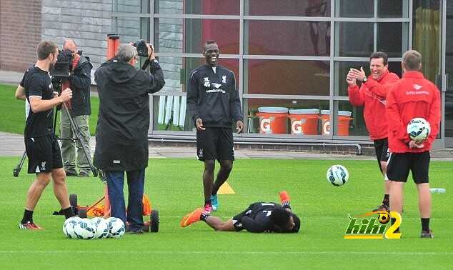 1409312680638_wps_60_Liverpool_players_are_see