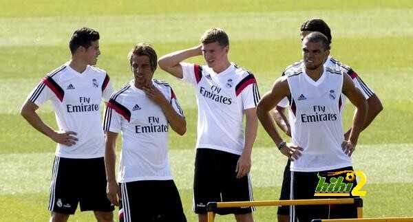 صور : نجوم مدريد يسافرون إلى كارديف ..!