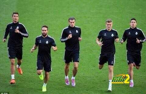 صور : ريال مدريد يخوض أولى تدريباته في كارديف ..!