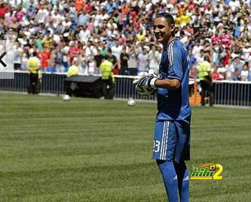صور : أول ظهور لنافاس في البيرنابيو عقب تعاقده مع ريال مدريد
