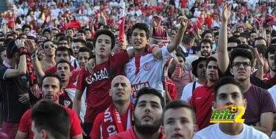 صورة : جمهور أشبيلية يرفع لافتة الحرية لفلسطين في افتتاح الدوري الأسباني
