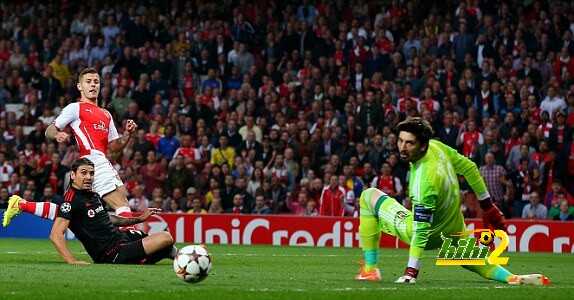 Jack Wilshere of Arsenal misses a good early chance to open the scoring as he shoots wide
