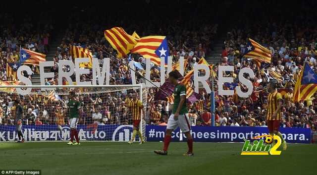 1410618796687_Image_galleryImage_Football_players_walk_on_