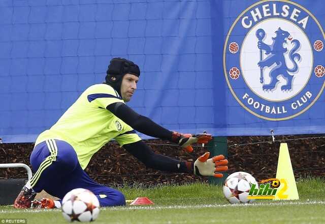 1410864524319_Image_galleryImage_Chelsea_s_Petr_Cech_makes