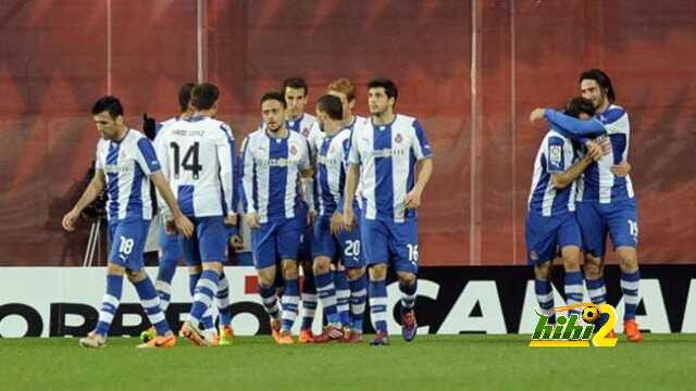 صورة : لاعب اسبانيول يلعب ضد خيتافي بقميص مقطوع ..!