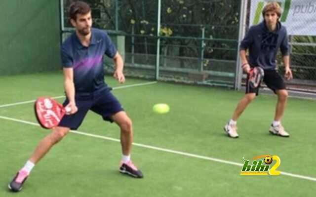 sergi-samper-jugando-padel-con-gerard-pique-1411051151385