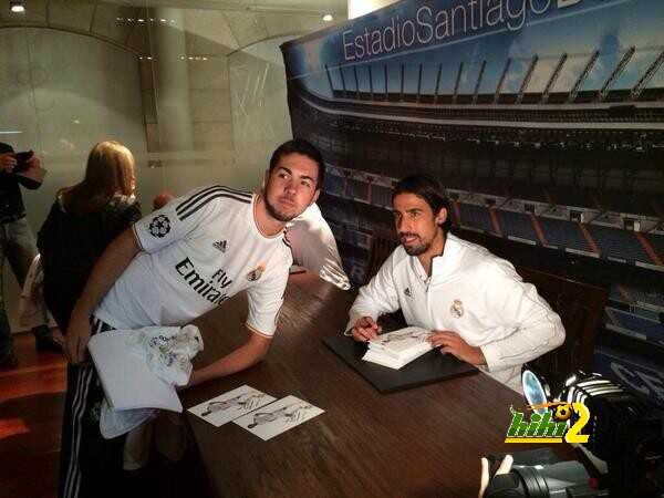 صور : وصول بعثة ريال مدريد لغرناطة