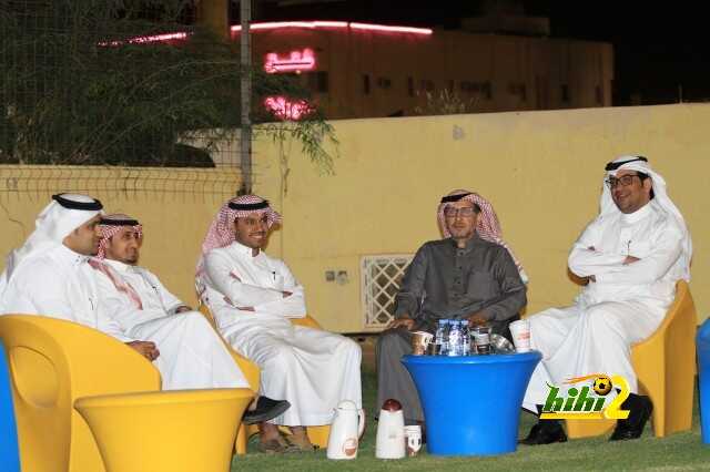 الشيخ سليمان العُمري يتابع تدريبات التعاون