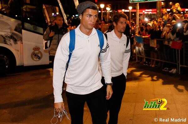 صور : لاعبي ريال مدريد في ايبار والجماهير حولهم