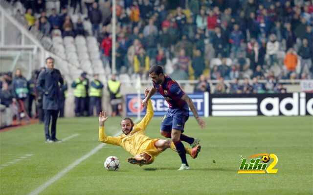 alves-una-accion-del-partido-1416947001638