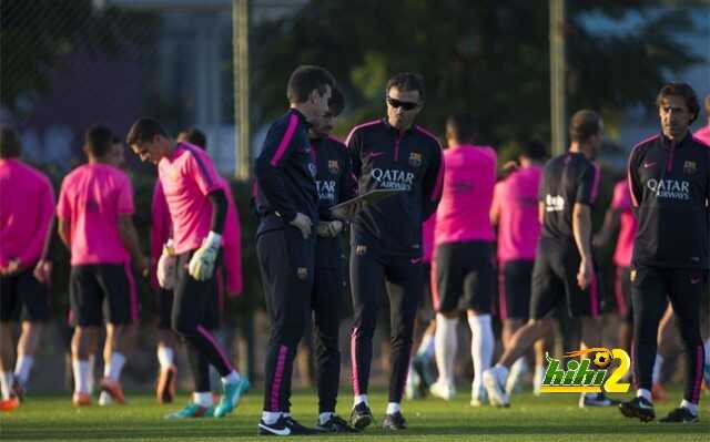 los-jugadores-del-barcelona-ejercitandose-ciutat-esportiva-1415789964632