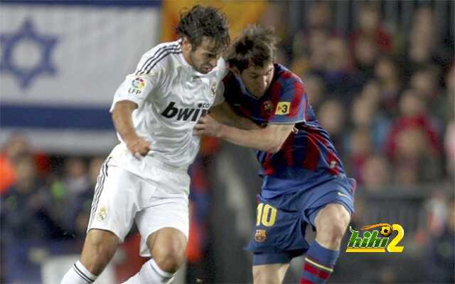raul-gonzalez-leo-messi-disputa-balon-durante-barca-madrid-del-noviembre-2009-1-0-1416937876294