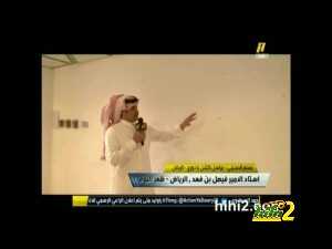 عضو مجلس اداره النصر ينزع صور لاعبى الهلال.avi_snapshot_01.36_[2014.11.07_22.59.42]
