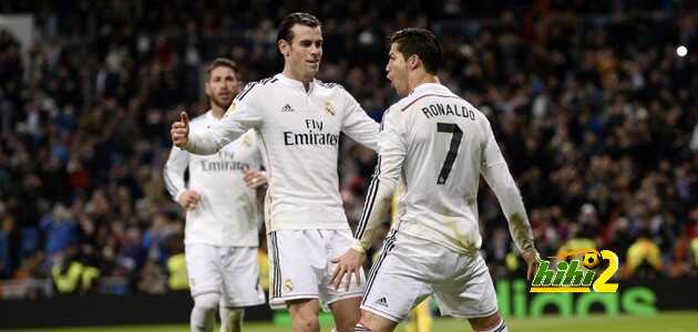 الآس تهاجم ميسي وتشيد بلاعبي ريال مدريد