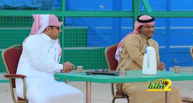 الشيخ بتال يسلم مكافئات هجر ، وتيدور يكثف الجوانب التكتيكية