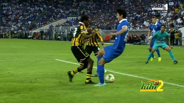 صورة : هل استحق الاتحاد ركلة الجزاء ..؟!