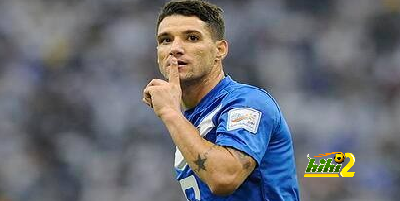 صور : هل لاعب الهلال يدخن الشيشه !!