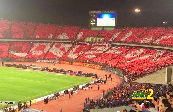 فيديو وصور : تيفو مذهل لجمهور الاهلي ” بكل لغات العالم الكرة للجماهير “