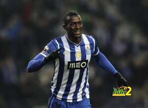 Porto's Jackson celebrates his goal against Olhanense during their Portuguese Premier League soccer match at Dragao stadium in Porto