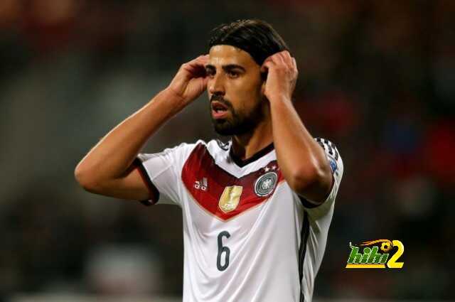 خضيرة يفصل ما بين كريستيانو رونالدو ونوير في صراع الكرة الذهبية ..!