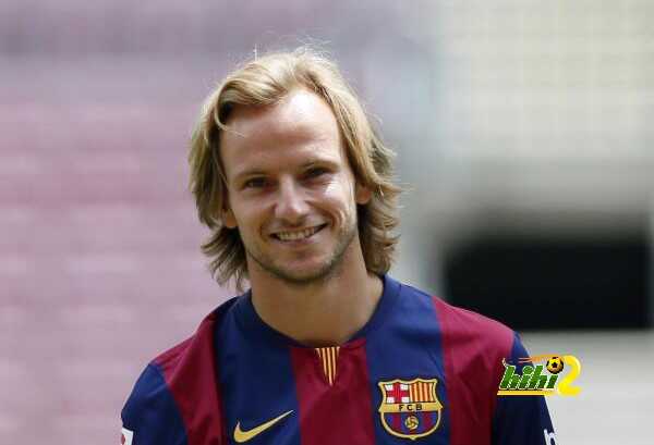 أفضل لاعب خط وسط في برشلونة !