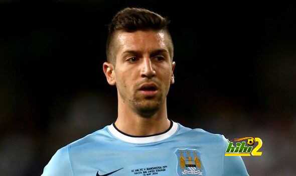 ميلان يصر على ضم لاعب مانشستر سيتي