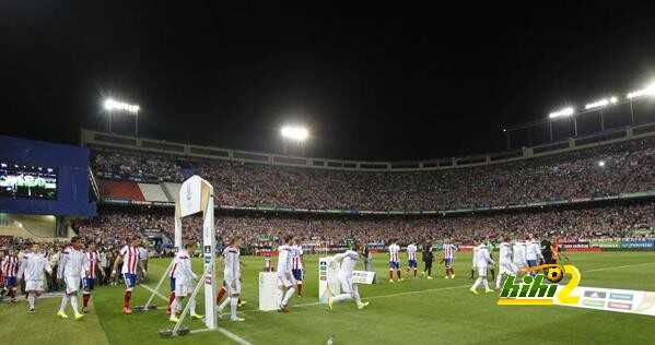 صورة لاعبي ريال مدريد و أتليتكو مدريد يدخلون الملعب
