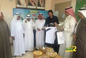رئيس هجر يكرم طالب
