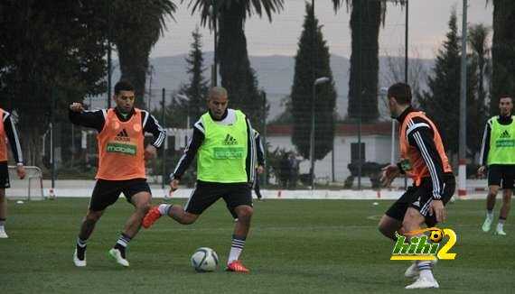 المنتخب الجزائري يبدأ في خوض التدريبات