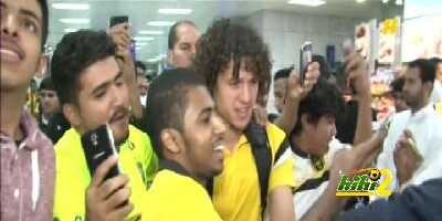 فيديو : الاتحاد يعود إلى جدة بعد انتهاء معسكر الامارات
