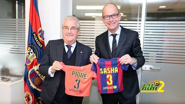 صورة : برشلونة يهنيء بيكيه بقدوم ساشا !