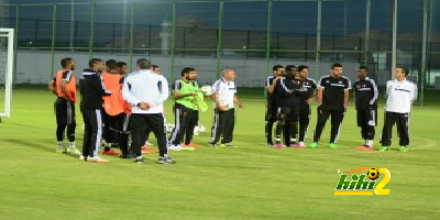 الشباب يواصل تدريباته بنظام اليوم المتكامل