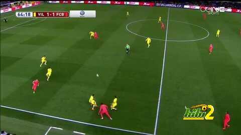 الحكم يطرد بينا لاعب فياريال بعد تدخله على نيمار
