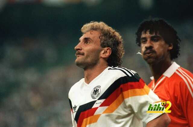 Rijkaard spuckt Völler an