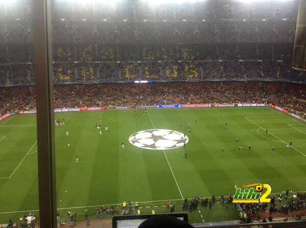 صور : نجوم برشلونة يجروون عمليات الاحماء
