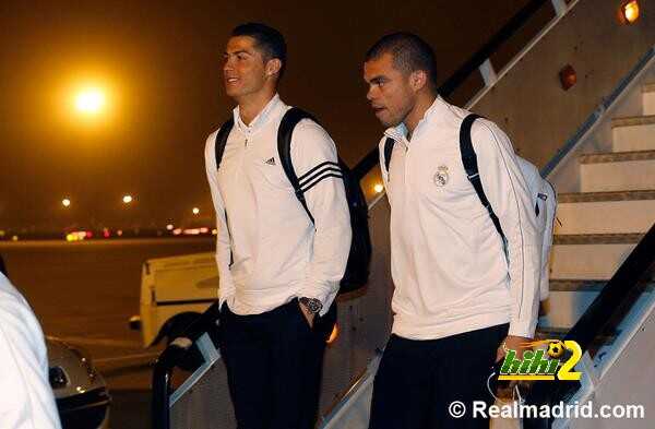 صور : وصول نجوم ريال مدريد إلى برشلونة استعدادا للكلاسيكو