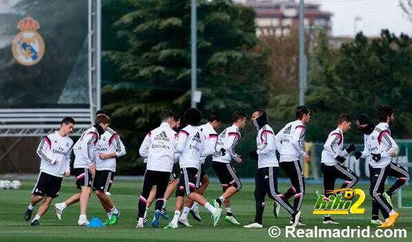 صورة : ريال مدريد يشاطر أسر ضحايا الطائرة الألمانية الأحزان