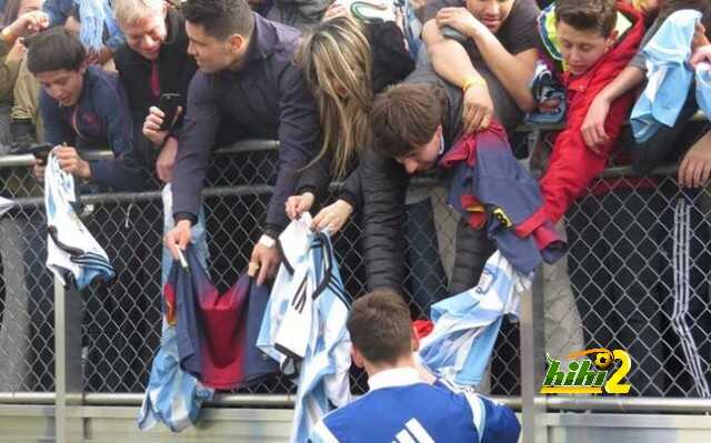 messi-firmo-muchos-autografos-universidad-georgetown-1427279979055