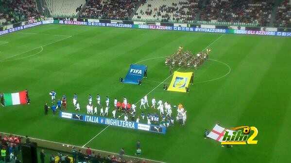 المنتخب الايطالي والانجليزي قبل انطلاقة المباراة