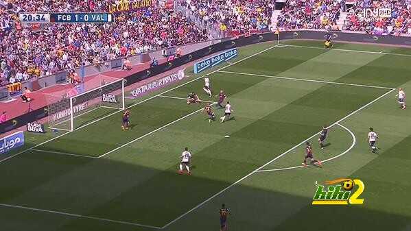 فالنسيا يتلاعب بدفاع برشلونة ..!