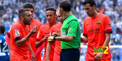 ميسي لماثيو لاهوز : ألا يستطيع اللاعبون التحدث إليك ؟ و الحكم يجيب