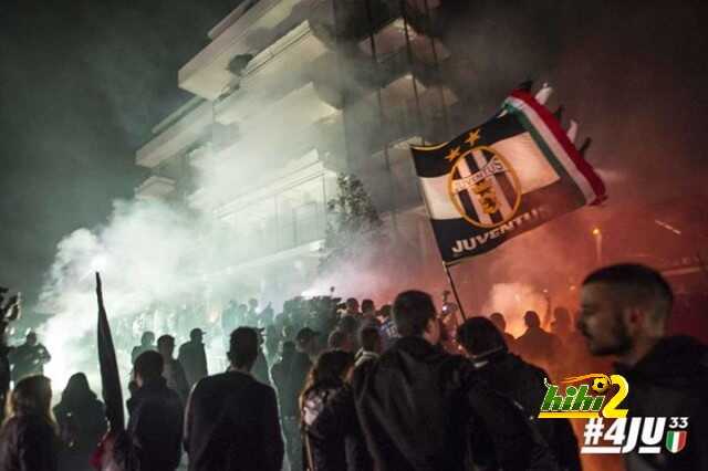 صور : جماهير يوفنتوس تحتقل بالاسكوديتو مع اللاعبين