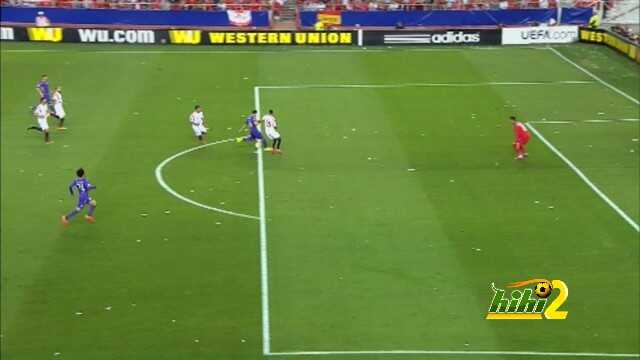 اشبيلية يتقدم على فيورنتينا بهدف وحيد