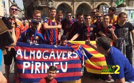 صور : مشجعو برشلونة يحتشدون متجهين لملعب الأليانز آرينا