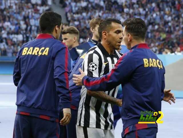 تيفيز : أن أكون صديقا لميسي هذا لاينفع الصحف وإنما أن أكون عدوا له فهذا يجعلها تباع !