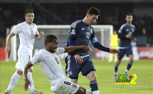 صورة ” أغرب اللافتات التي تم رفعها في الملاعب لميسي “