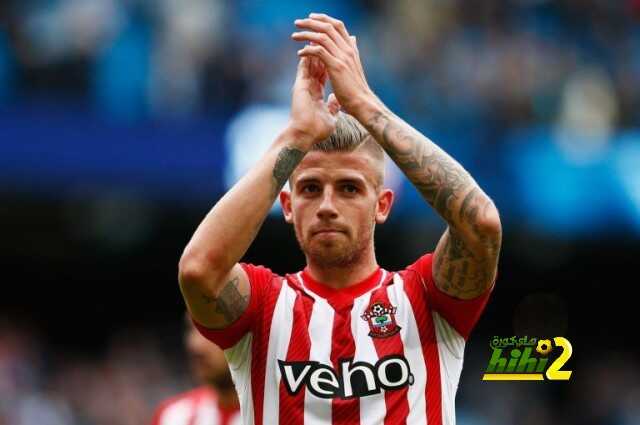 لاعب اتلتيكو مدريد يقترب من الدوري الانجليزي